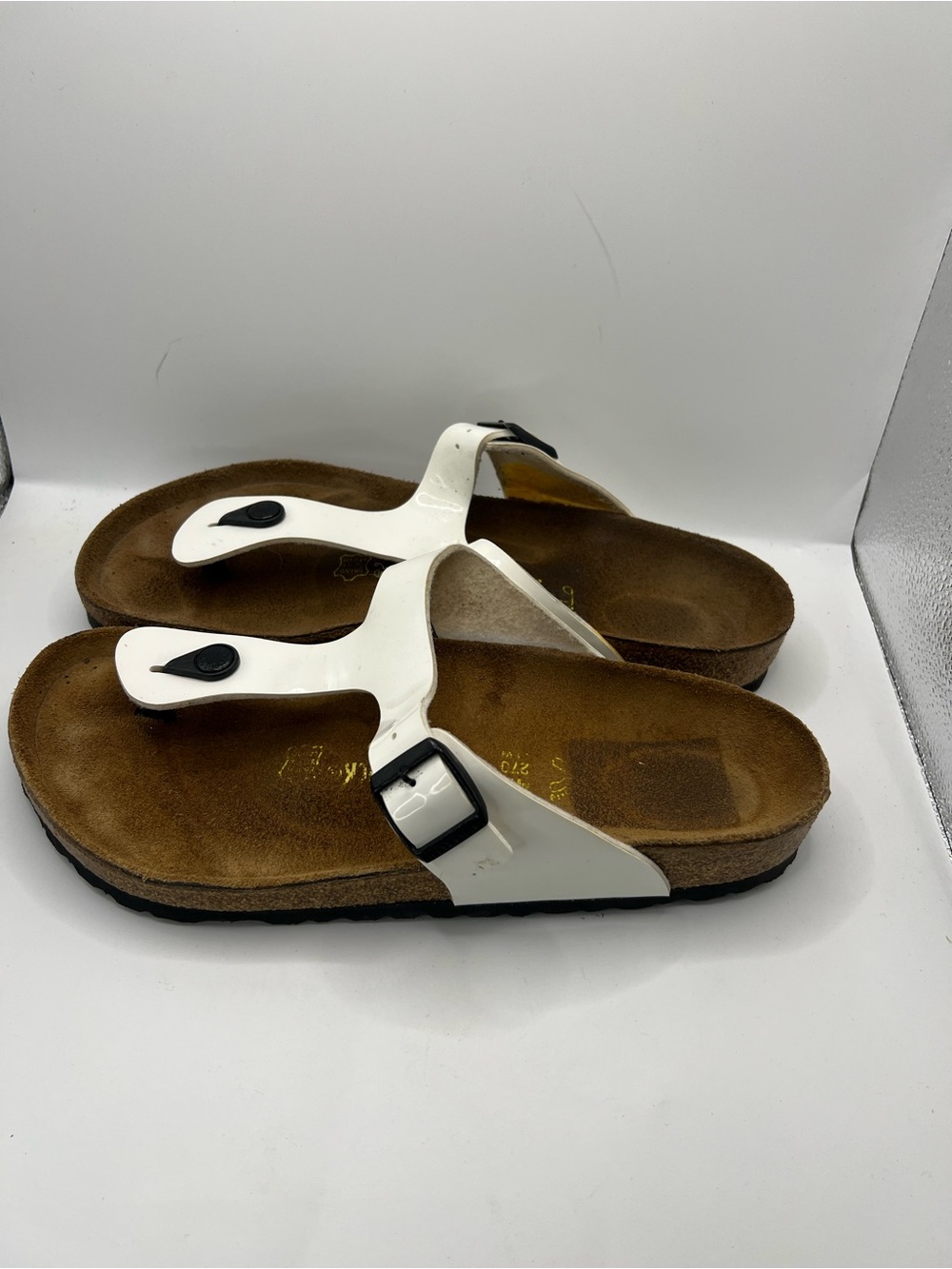 Birkenstock White Patent Gizeh Sandals - Picture 2 of 13